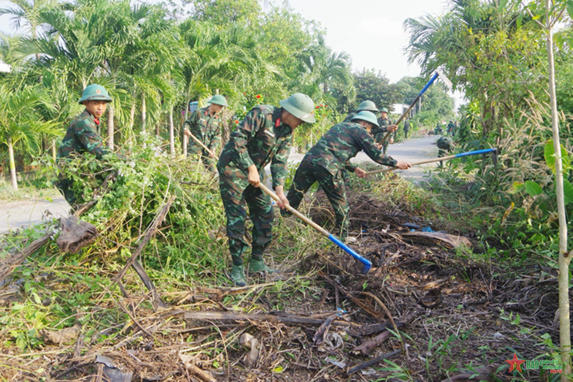 Sư đoàn 5 (Quân khu 7) ra quân làm công tác dân vận đợt 2-2023